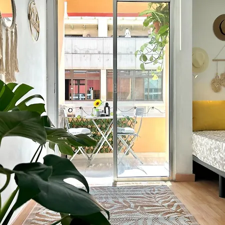 2 Min Dalla Loft Terrazza Casa Gialla 아파트