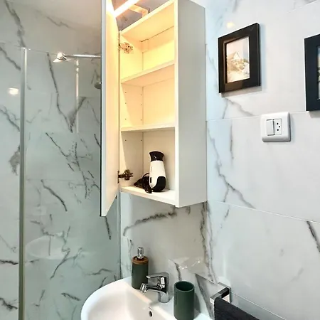 2 Min Dalla Loft Terrazza Casa Gialla 아파트