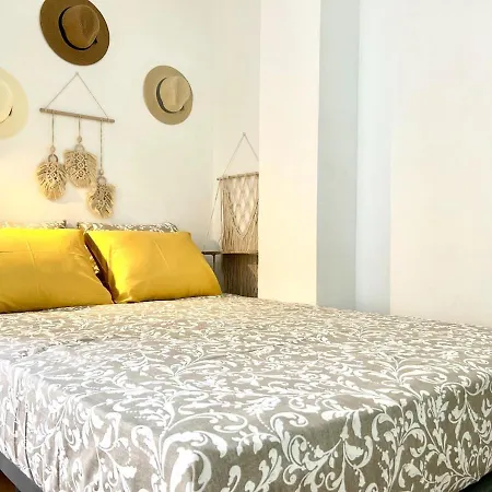 2 Min Dalla Loft Terrazza Casa Gialla 아파트 *